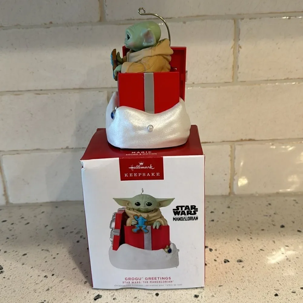 Star Wars The Mandalorian GROGU Greetings Hallmark 2022 Sound & Motion Ornament